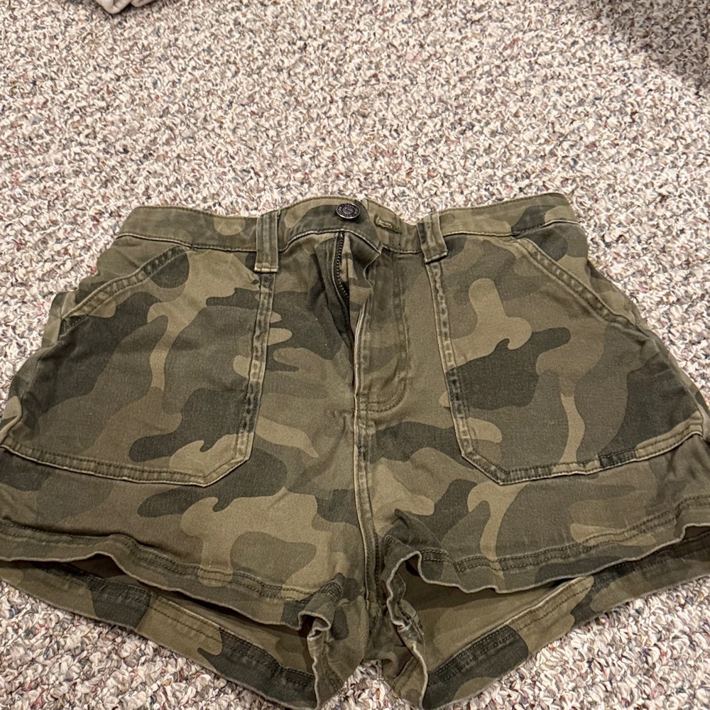 Hollister Green Camo High-Waist Utility Shorts